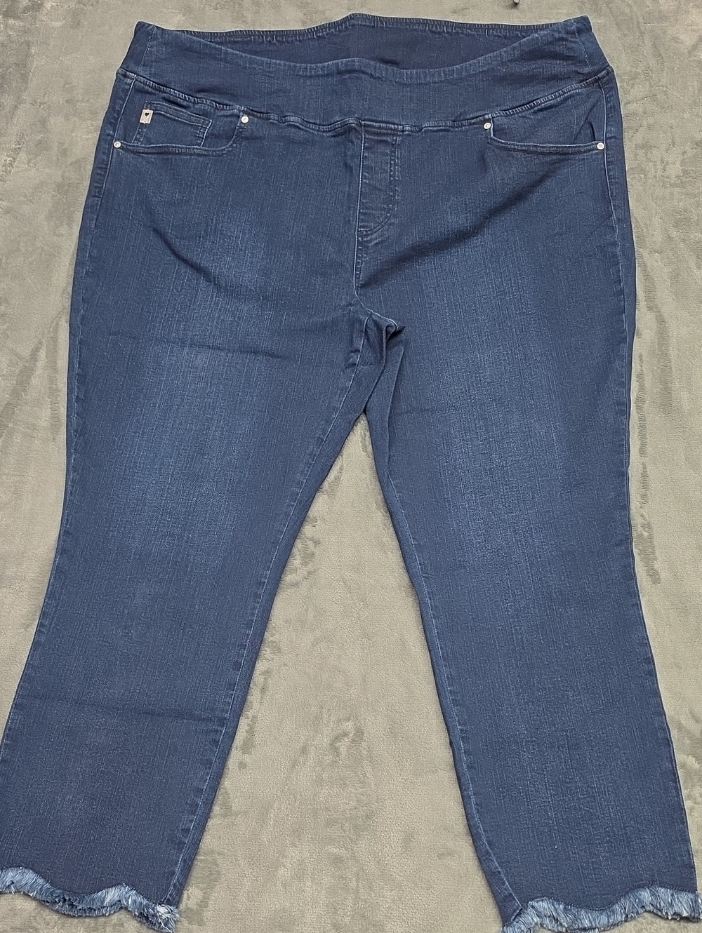 Belle by Kim Gravel 24W Dark Indigo Pull On Stretch Cropped Jeans Frayed Hem